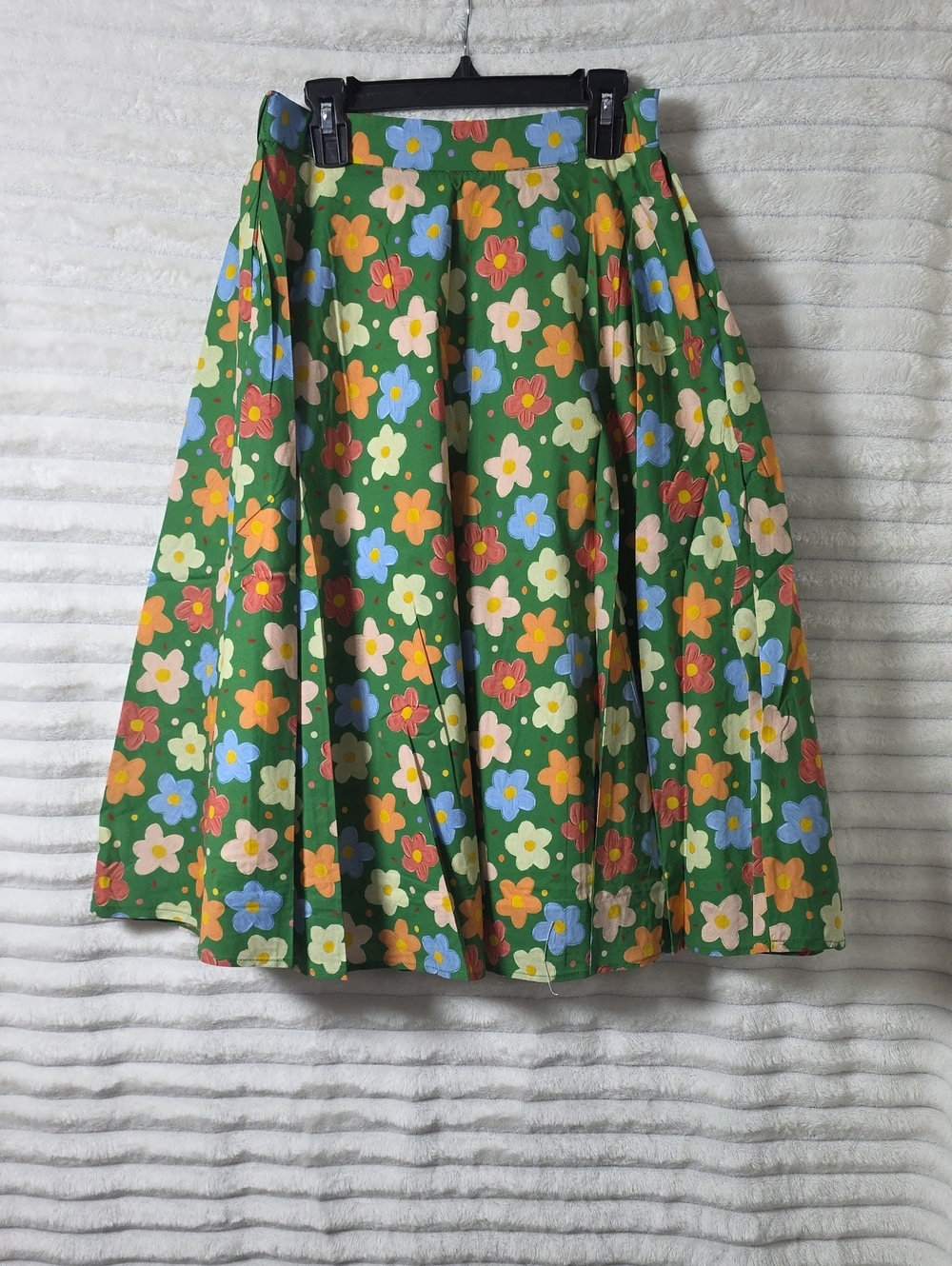 0460 Tulip B Green Floral Circle Skirt with Retro Flower Print